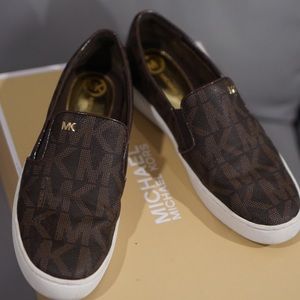 Michael Kors Keaton Slip On MK Signature Size 6